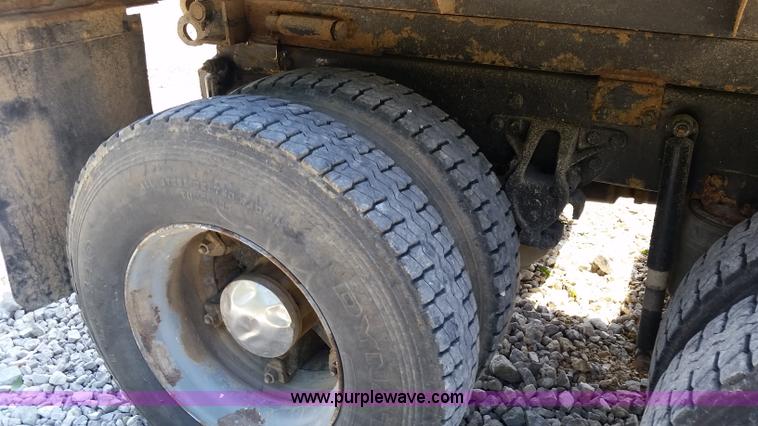 image for item L2775 1996 Western Star 49645 dump truck