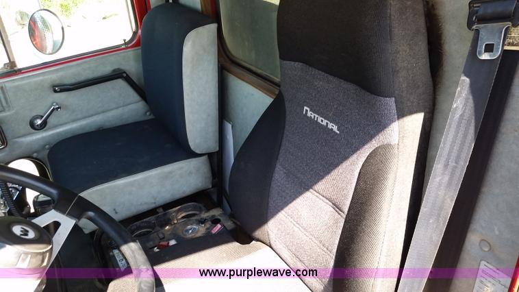 image for item L2775 1996 Western Star 49645 dump truck