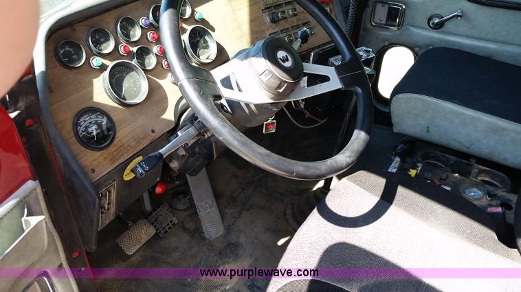 image for item L2775 1996 Western Star 49645 dump truck