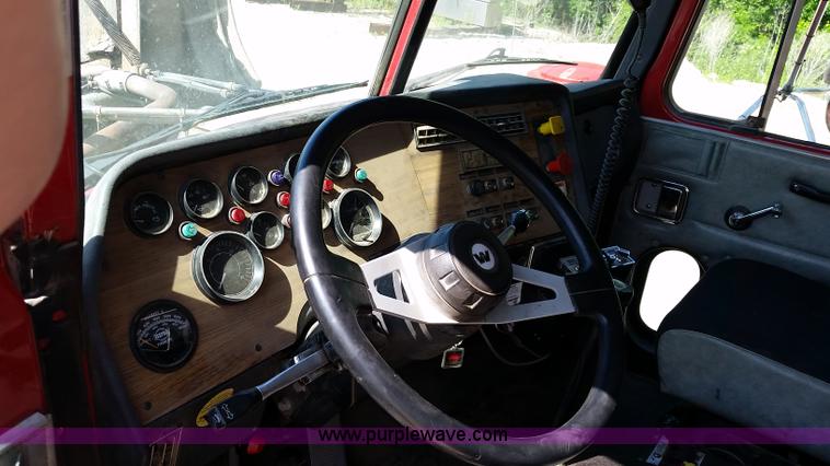 image for item L2775 1996 Western Star 49645 dump truck