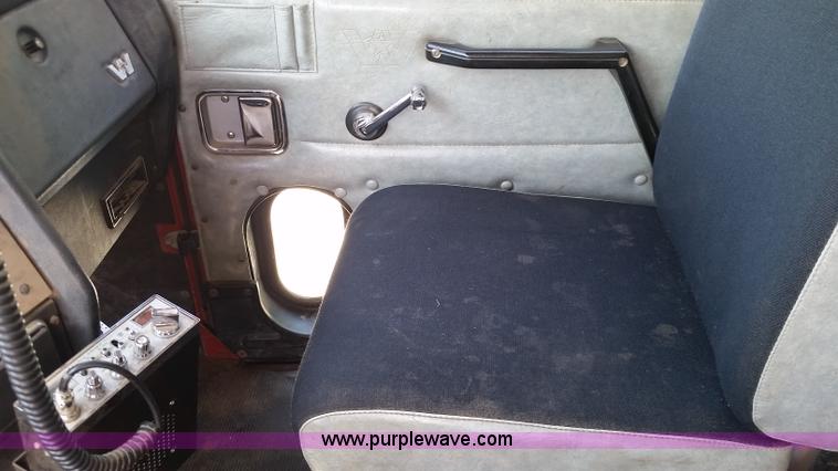 image for item L2775 1996 Western Star 49645 dump truck