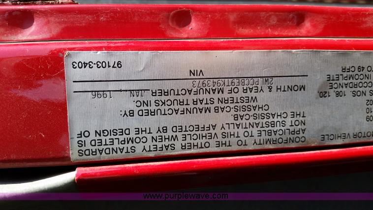 image for item L2775 1996 Western Star 49645 dump truck