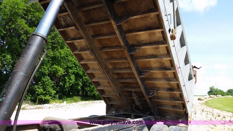 image for item L2775 1996 Western Star 49645 dump truck