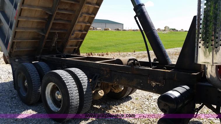 image for item L2775 1996 Western Star 49645 dump truck