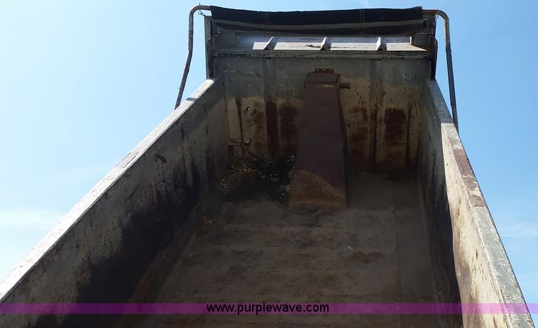 image for item L2775 1996 Western Star 49645 dump truck