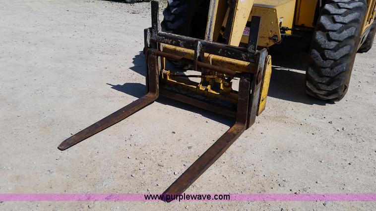 image for item L2776 1999 Gehl DL6H40 telehandler