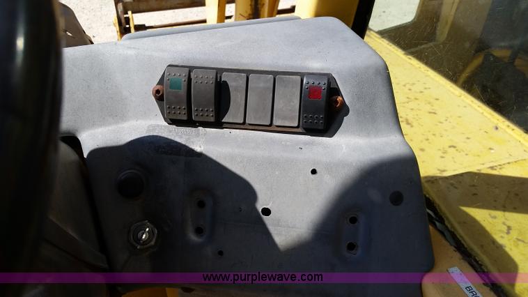 image for item L2776 1999 Gehl DL6H40 telehandler