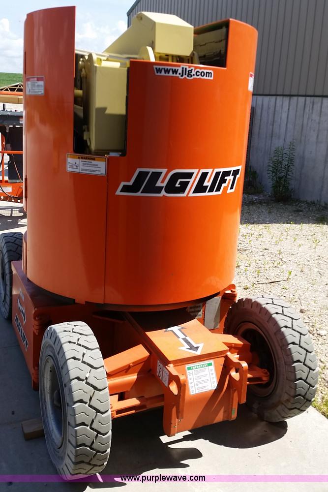 image for item L2778 2002 JLG E300AJP boom lift