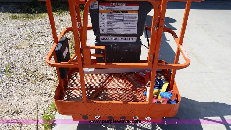 image for item L2778 2002 JLG E300AJP boom lift