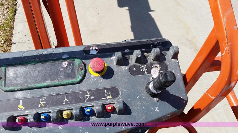 image for item L2778 2002 JLG E300AJP boom lift