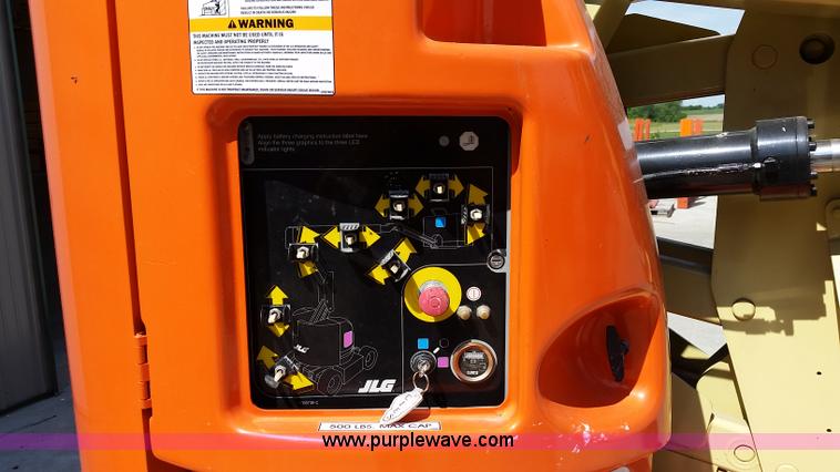 image for item L2778 2002 JLG E300AJP boom lift