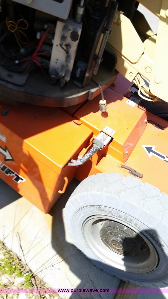 image for item L2778 2002 JLG E300AJP boom lift