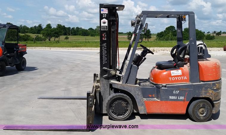 image for item L2779 Toyota 52-6FGGU36 forklift