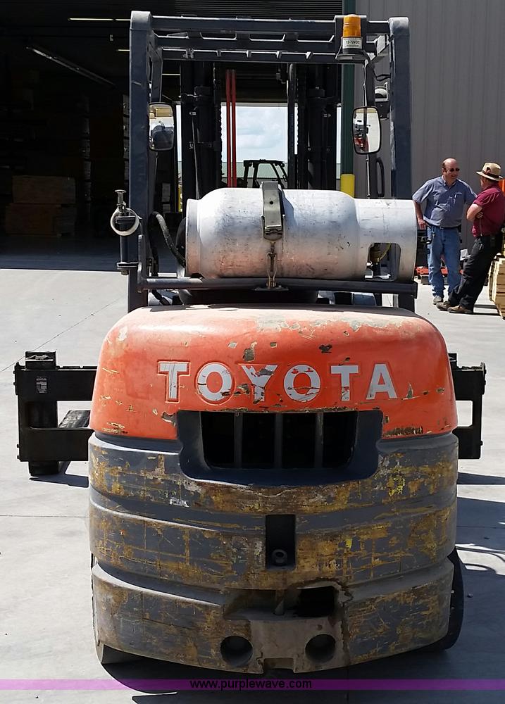 image for item L2779 Toyota 52-6FGGU36 forklift