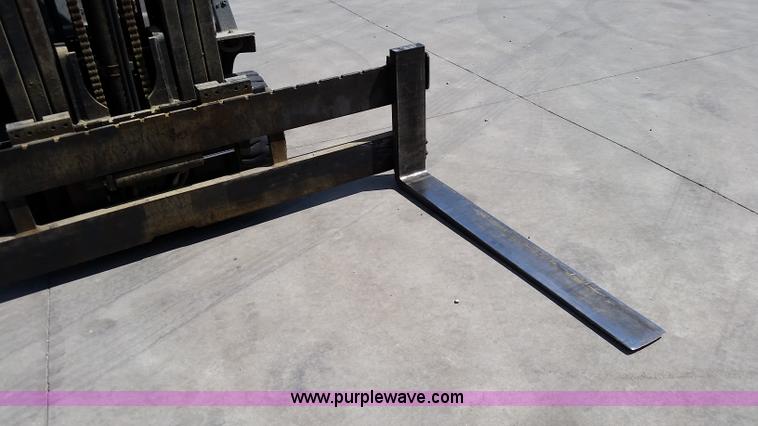 image for item L2779 Toyota 52-6FGGU36 forklift