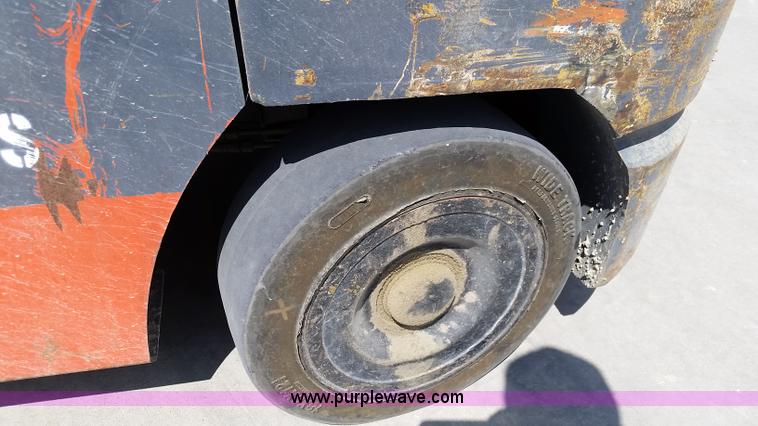 image for item L2779 Toyota 52-6FGGU36 forklift