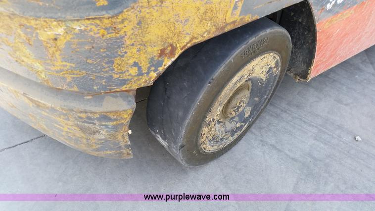 image for item L2779 Toyota 52-6FGGU36 forklift