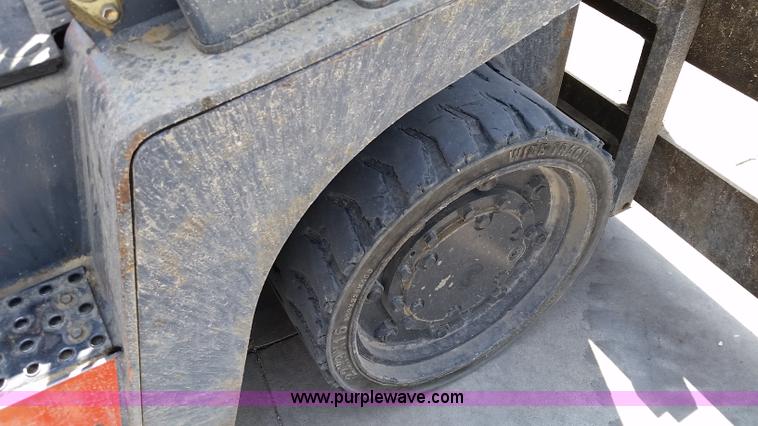 image for item L2779 Toyota 52-6FGGU36 forklift