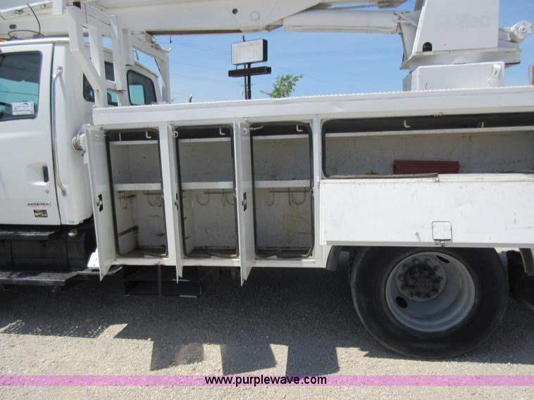 image for item L2830 2002 Sterling M7500 Acterra digger derrick truck