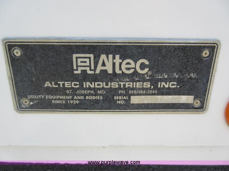 image for item L2830 2002 Sterling M7500 Acterra digger derrick truck