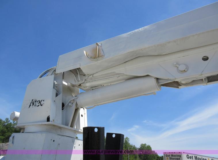 image for item L2830 2002 Sterling M7500 Acterra digger derrick truck