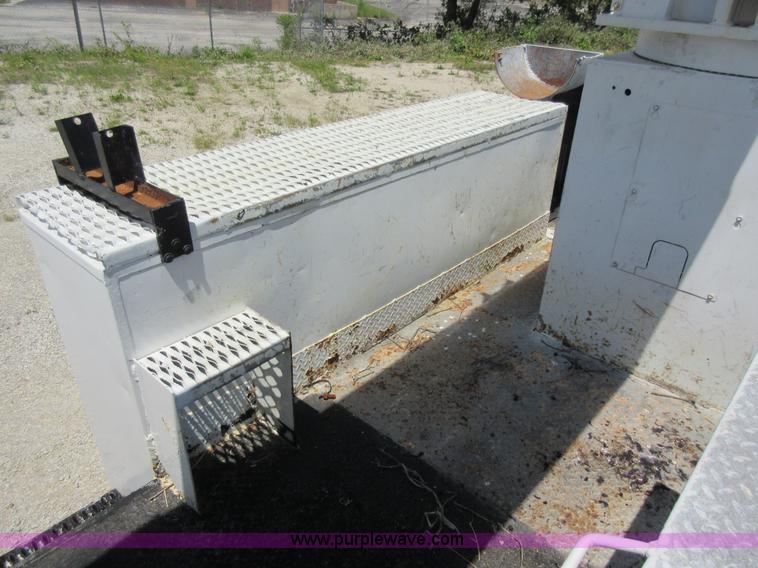 image for item L2830 2002 Sterling M7500 Acterra digger derrick truck