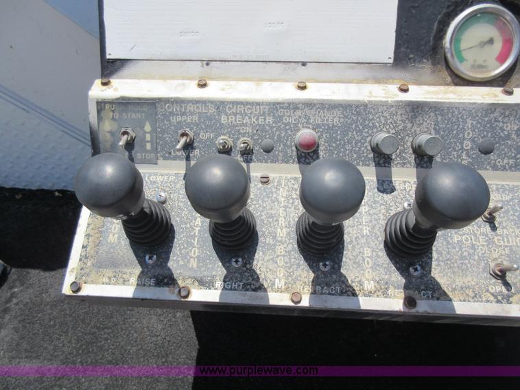 image for item L2830 2002 Sterling M7500 Acterra digger derrick truck