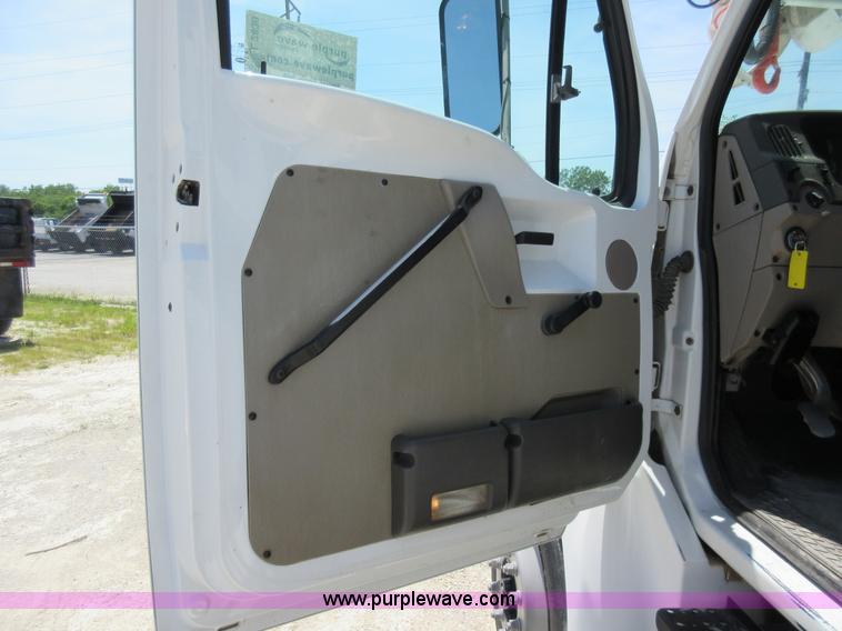 image for item L2830 2002 Sterling M7500 Acterra digger derrick truck