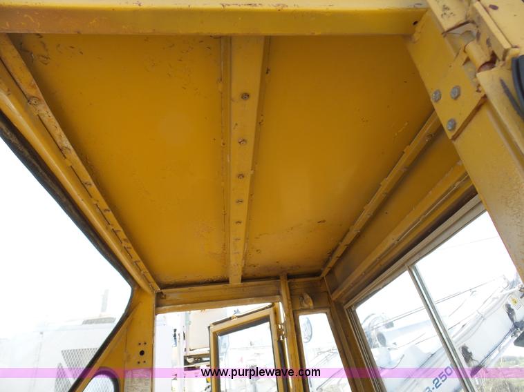 image for item L3168 1968 Caterpillar 950 wheel loader