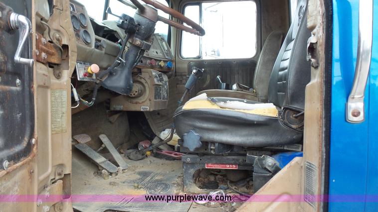 image for item L4805 1977 Mack RS700L dump truck