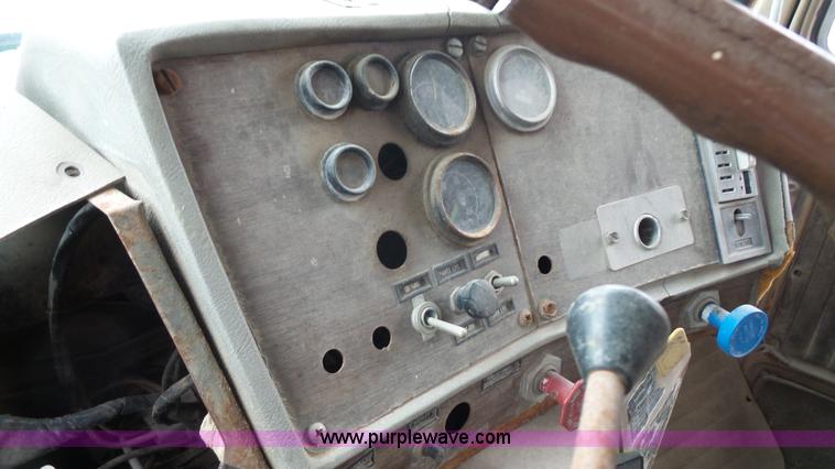 image for item L4805 1977 Mack RS700L dump truck