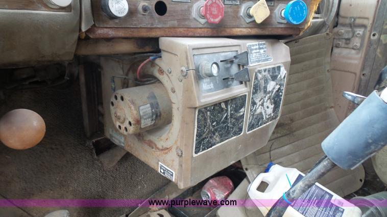 image for item L4805 1977 Mack RS700L dump truck