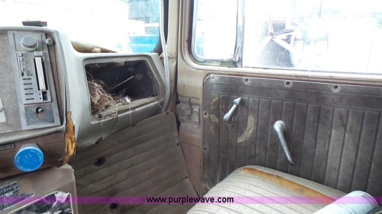 image for item L4805 1977 Mack RS700L dump truck