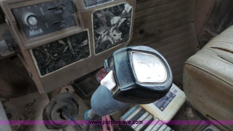 image for item L4805 1977 Mack RS700L dump truck