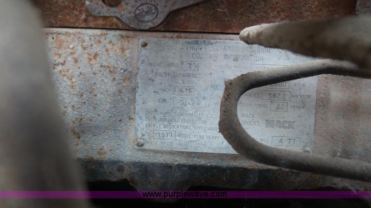 image for item L4805 1977 Mack RS700L dump truck