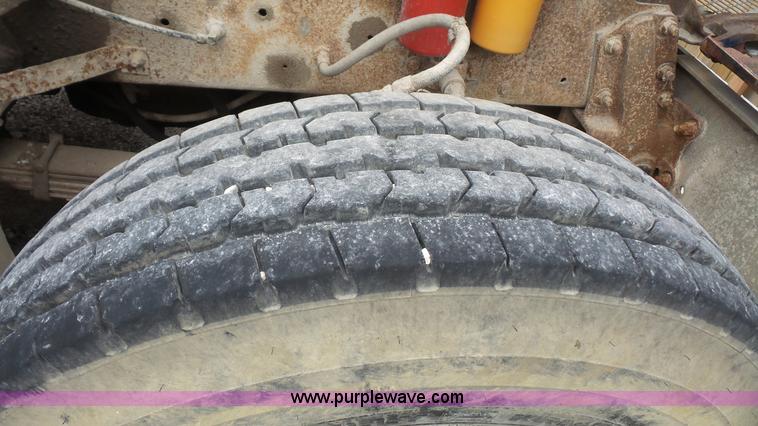 image for item L4805 1977 Mack RS700L dump truck