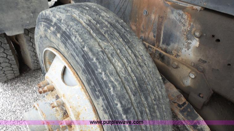 image for item L4805 1977 Mack RS700L dump truck