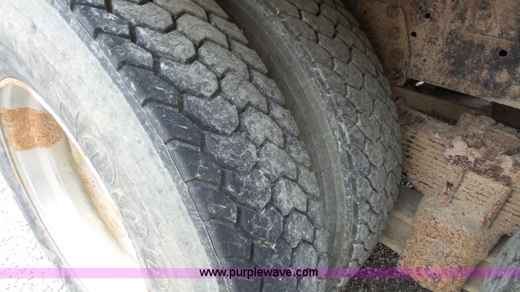 image for item L4805 1977 Mack RS700L dump truck