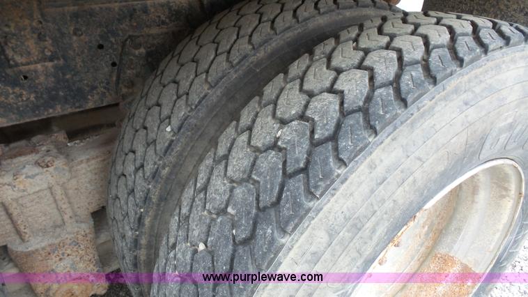 image for item L4805 1977 Mack RS700L dump truck