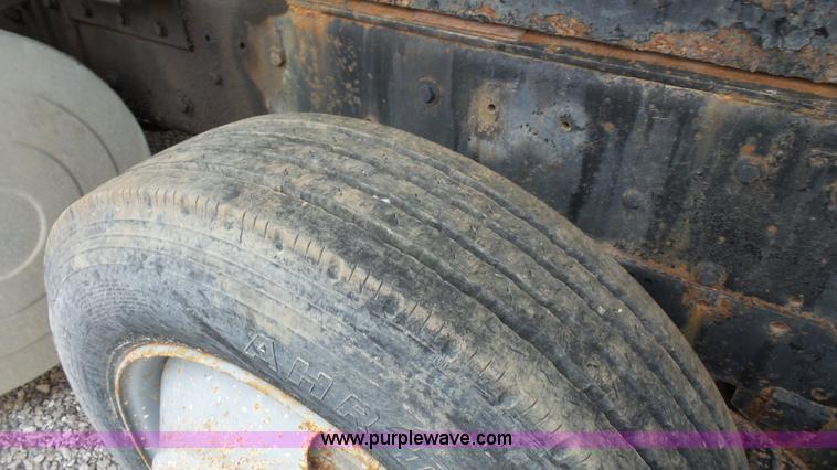 image for item L4805 1977 Mack RS700L dump truck