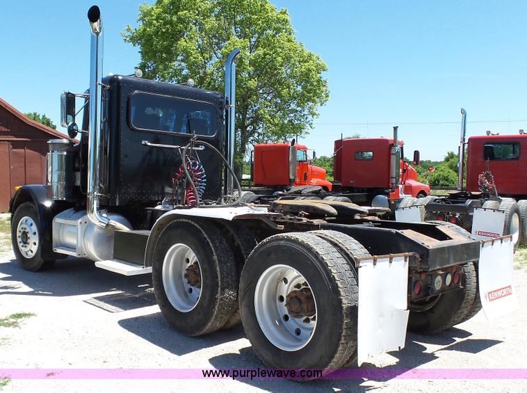 image for item L4812 1993 Peterbilt 379 semi truck