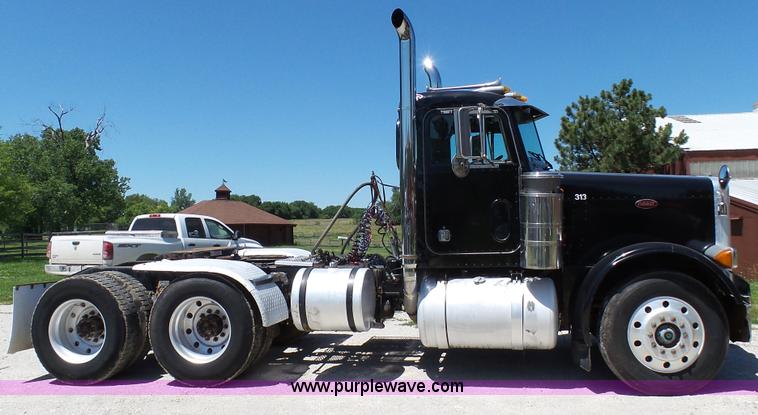 image for item L4812 1993 Peterbilt 379 semi truck