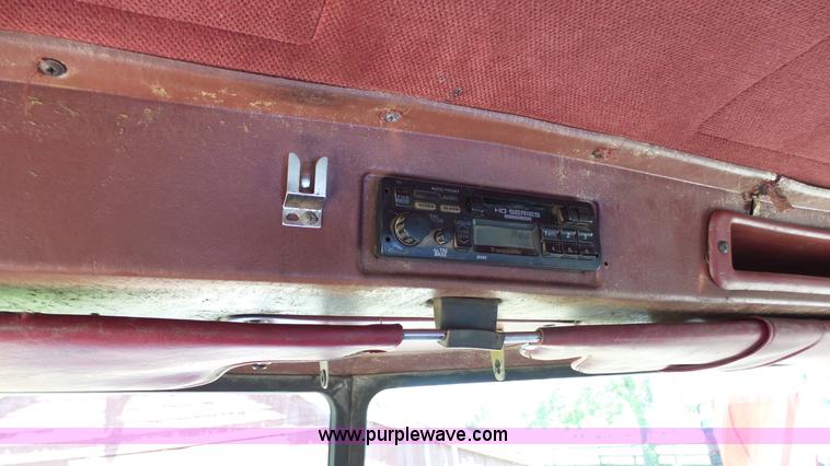 image for item L4812 1993 Peterbilt 379 semi truck