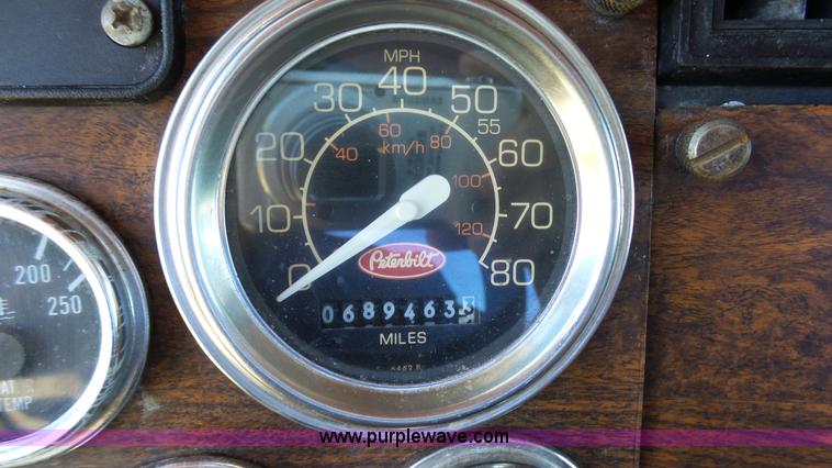 image for item L4812 1993 Peterbilt 379 semi truck