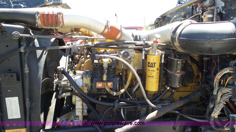 image for item L4812 1993 Peterbilt 379 semi truck