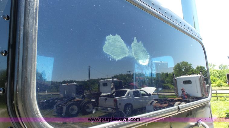 image for item L4812 1993 Peterbilt 379 semi truck