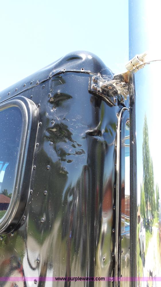 image for item L4812 1993 Peterbilt 379 semi truck