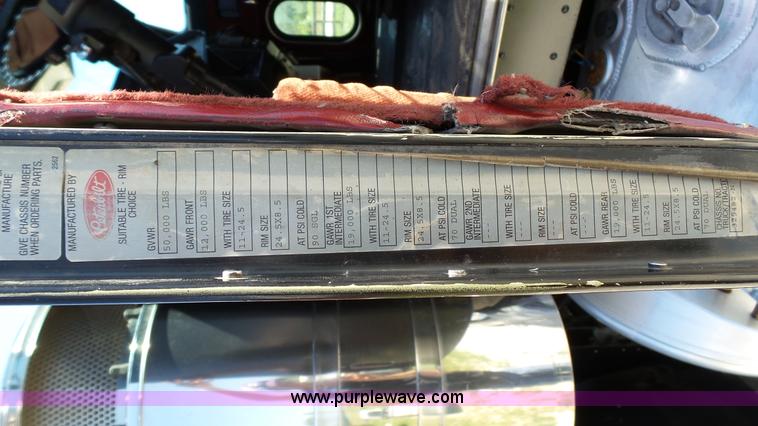 image for item L4812 1993 Peterbilt 379 semi truck