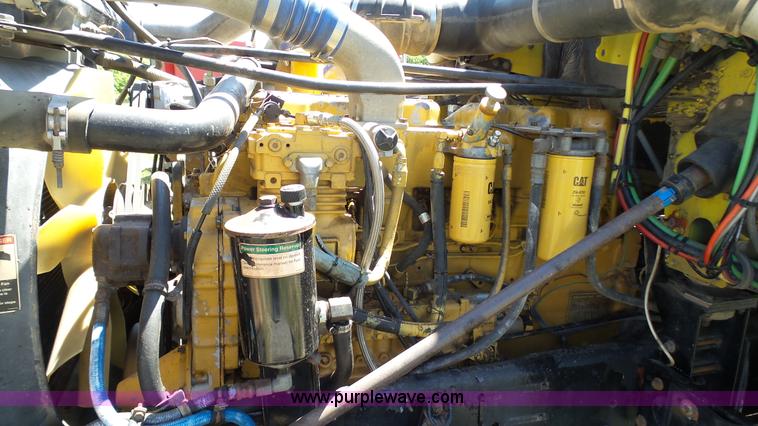 image for item L4813 1998 Freightliner FLD120SD semi truck