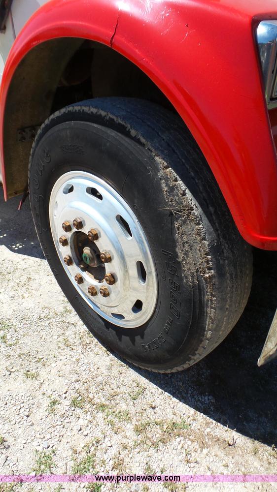 image for item L4813 1998 Freightliner FLD120SD semi truck